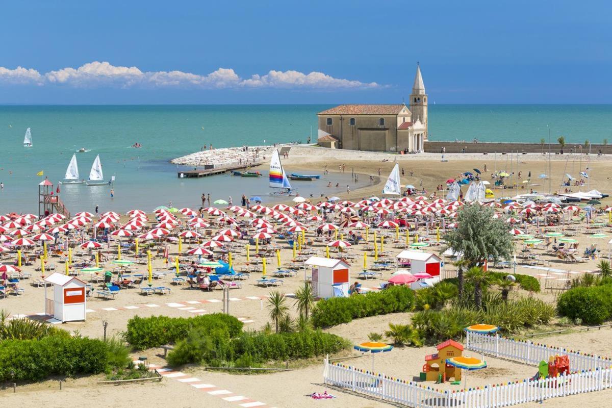 Ampio Bilocale Caorle Lungomare Levante Экстерьер фото